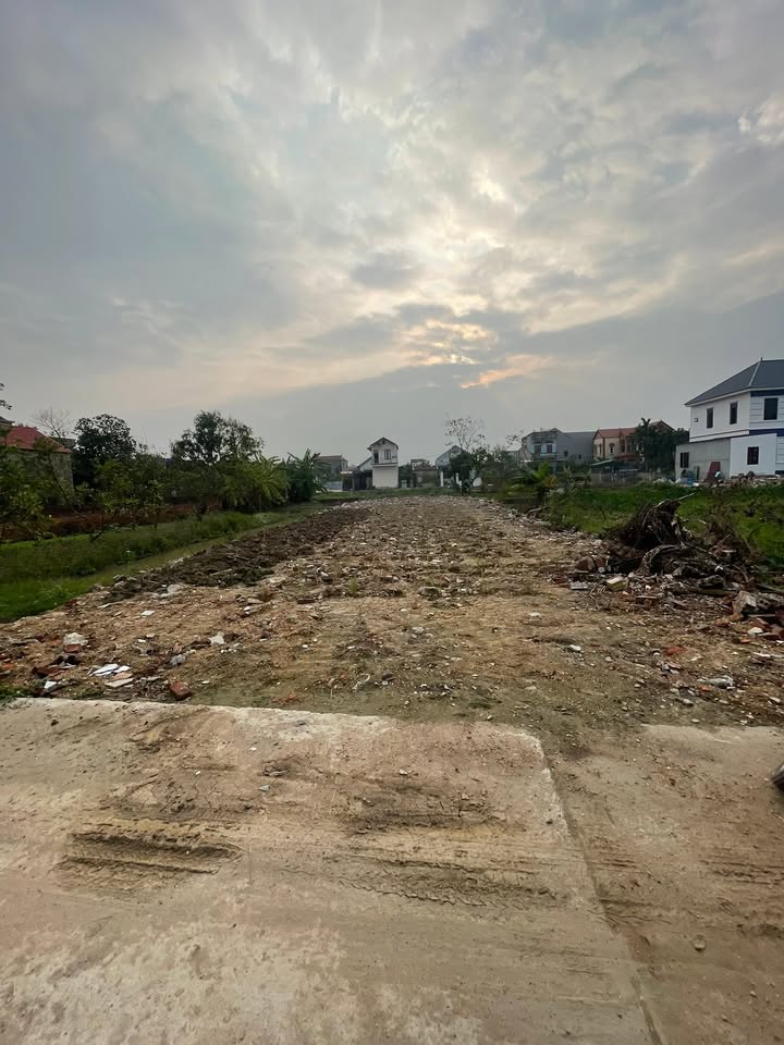 Đất Nền 282m² Làng Vàng, Gia Bình - Sổ Hồng Sẵn, Giá 5 Tỷ