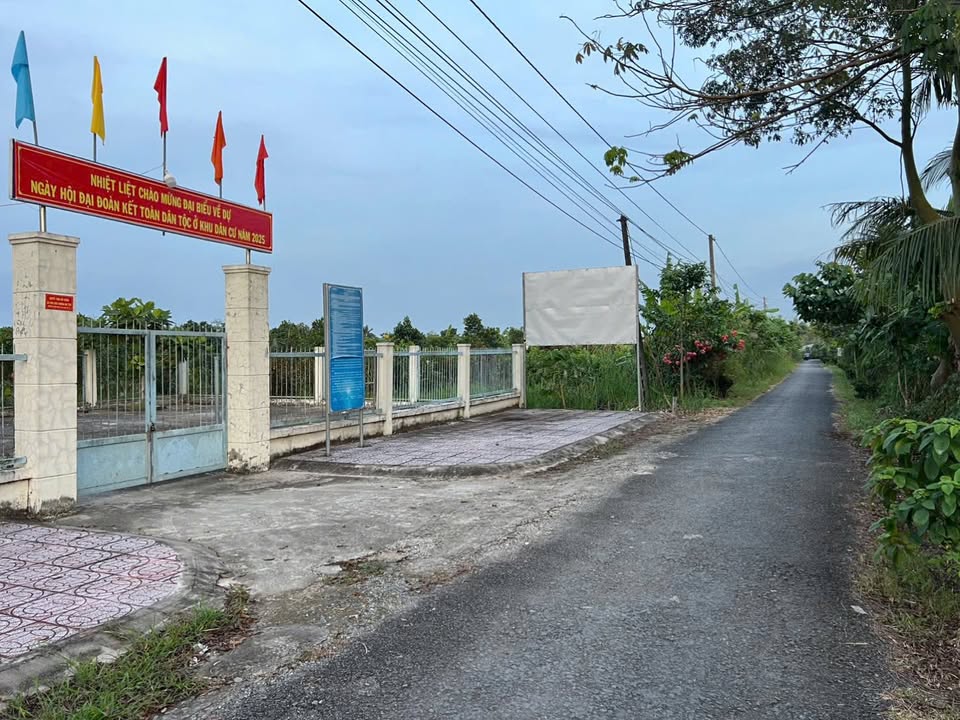 Đất Vườn Hậu Giang 2000m² giá 1 tỷ - Nghỉ dưỡng lý tưởng!