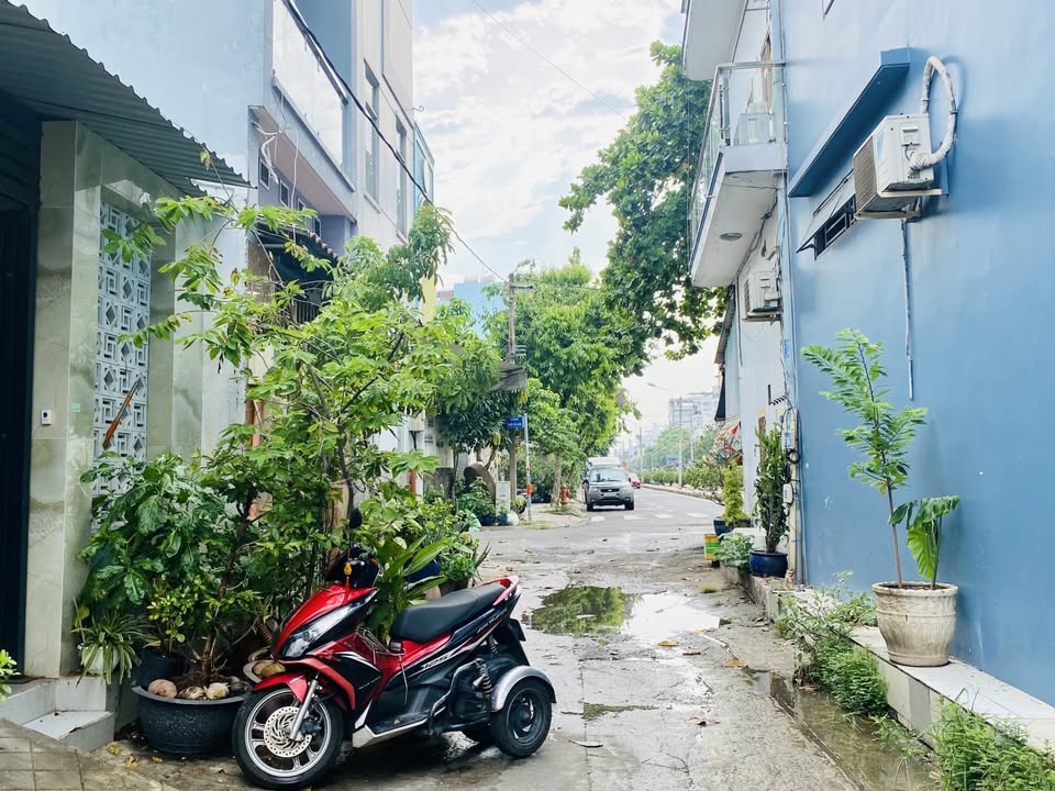 Nhà Mặt Tiền Hiền Vương Tân Phú 180m² - Dòng Tiền 140 Triệu/Năm - 16.5 Tỷ