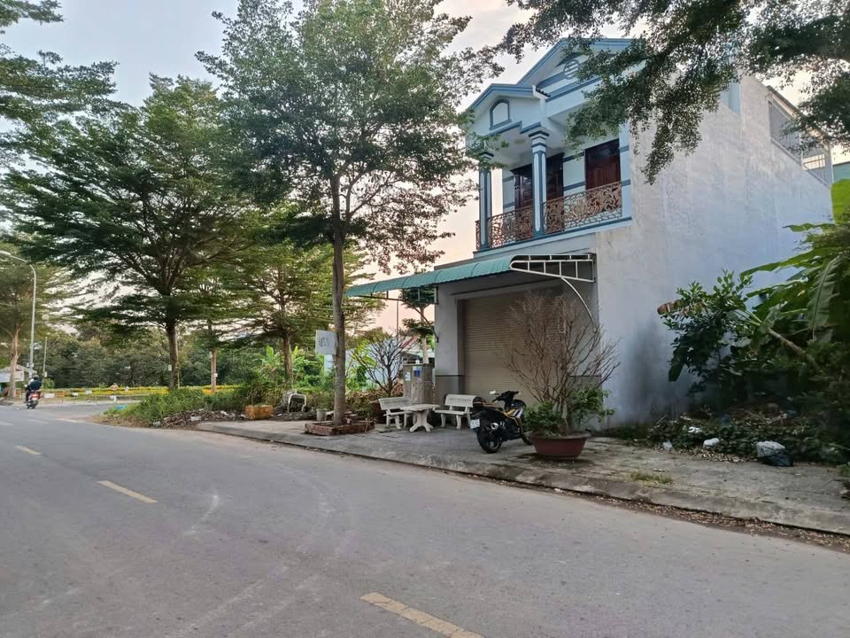 Nhà phố Xuân Hồng Cần Thơ 105m² 4.5 tỷ - Mặt tiền kinh doanh!