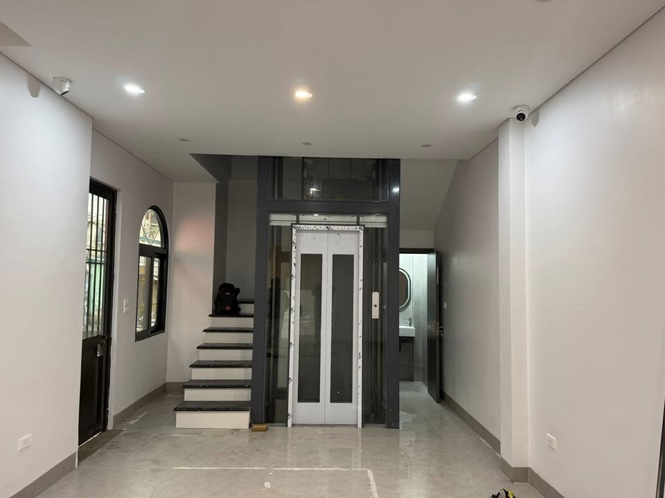 Nhà Phố Đội Cấn 71m² - Mặt Tiền Kinh Doanh, Ô Tô Tránh