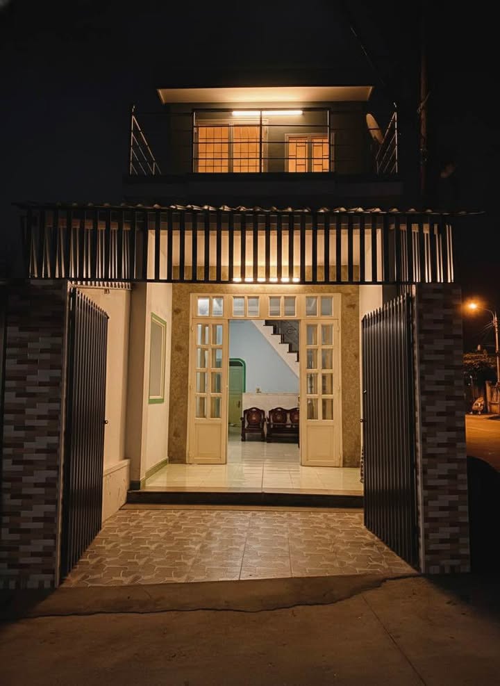 Nhà Hóc Môn 70m² Sổ Chung Giá 1.55 Tỷ - Hẻm Ô Tô Sẵn Sàng Ở Ngay