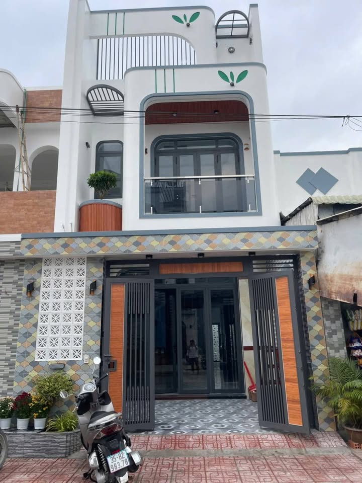 Nhà 100m² Khu Đô Thị 5SAO1 Long An - Sổ Hồng Sẵn Sàng, Giá 4.5 Tỷ