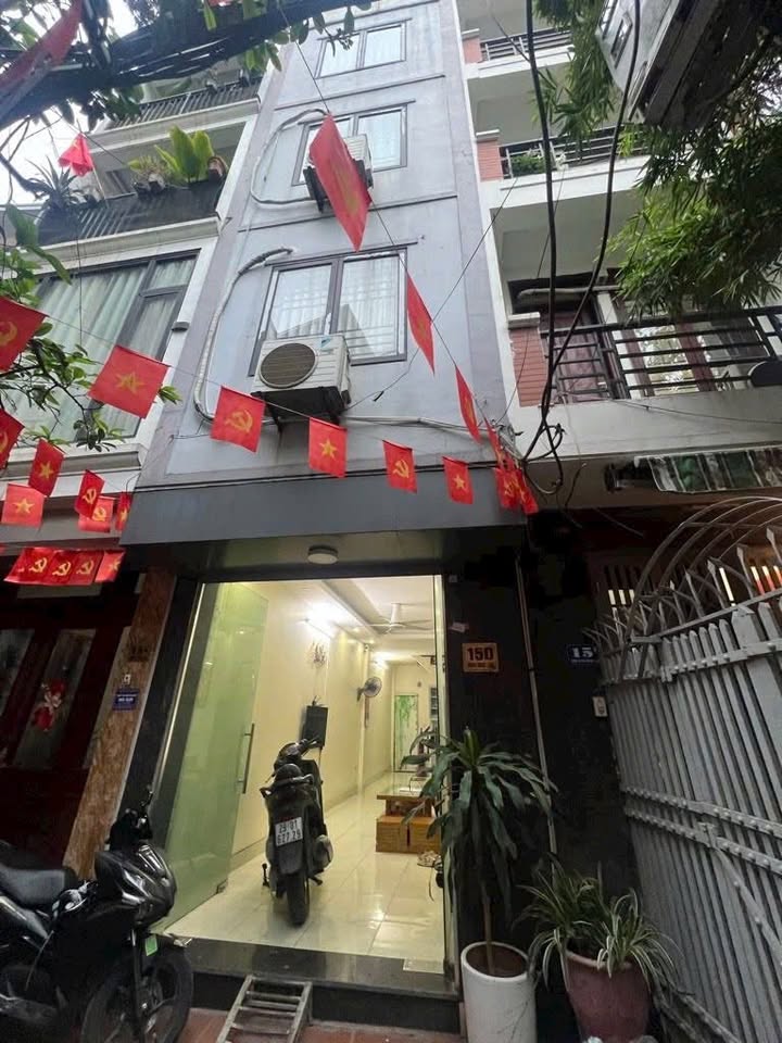 Nhà riêng Ngọc Lâm, Long Biên 35m² giá 8.6 tỷ - Giá tốt hiếm có!