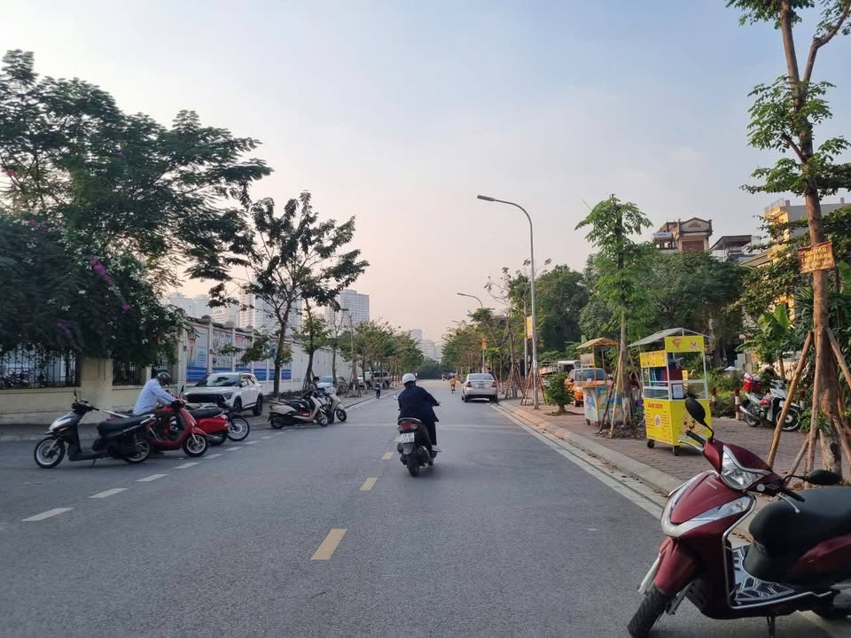 Nhà Linh Đường Hoàng Mai 40m² - Ô tô đỗ cửa ngày đêm!