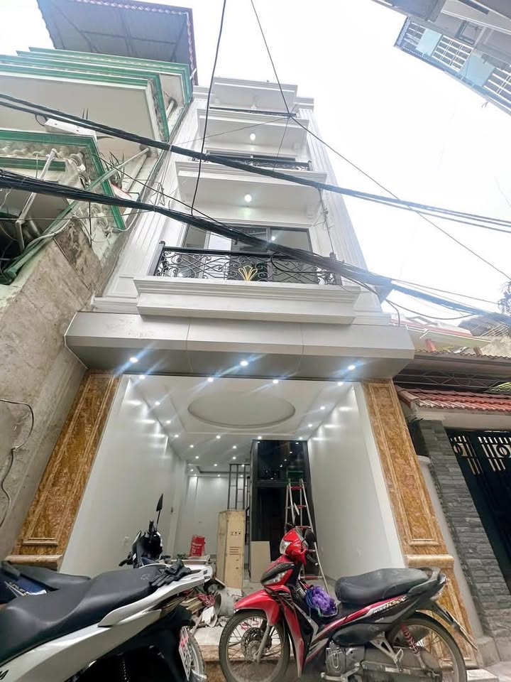 Nhà 6 tầng Lê Thanh Nghị 50m² - Thang máy mới, sẵn ở!