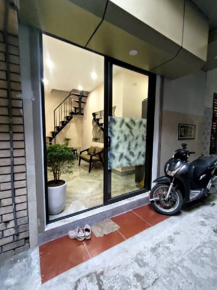 Nhà Riêng Tân Mai 18m² - Giá tốt hiếm có, ở ngay!