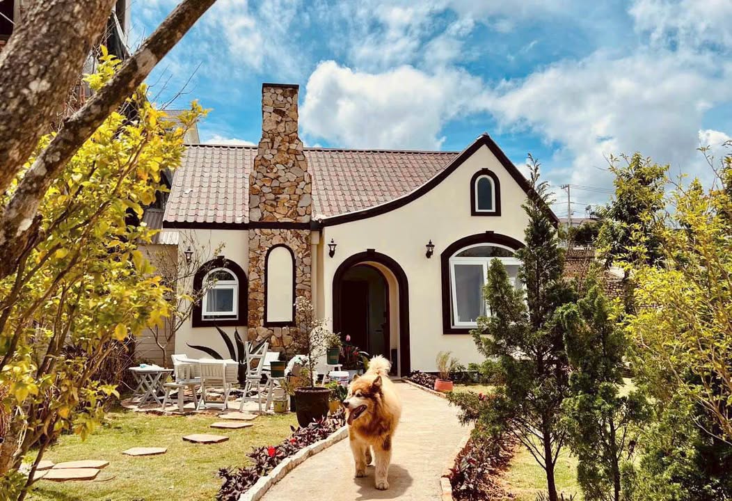 Nhà Sân Vườn Đà Lạt 261m² Full Thổ Cư - View Đẹp, Xe Hơi