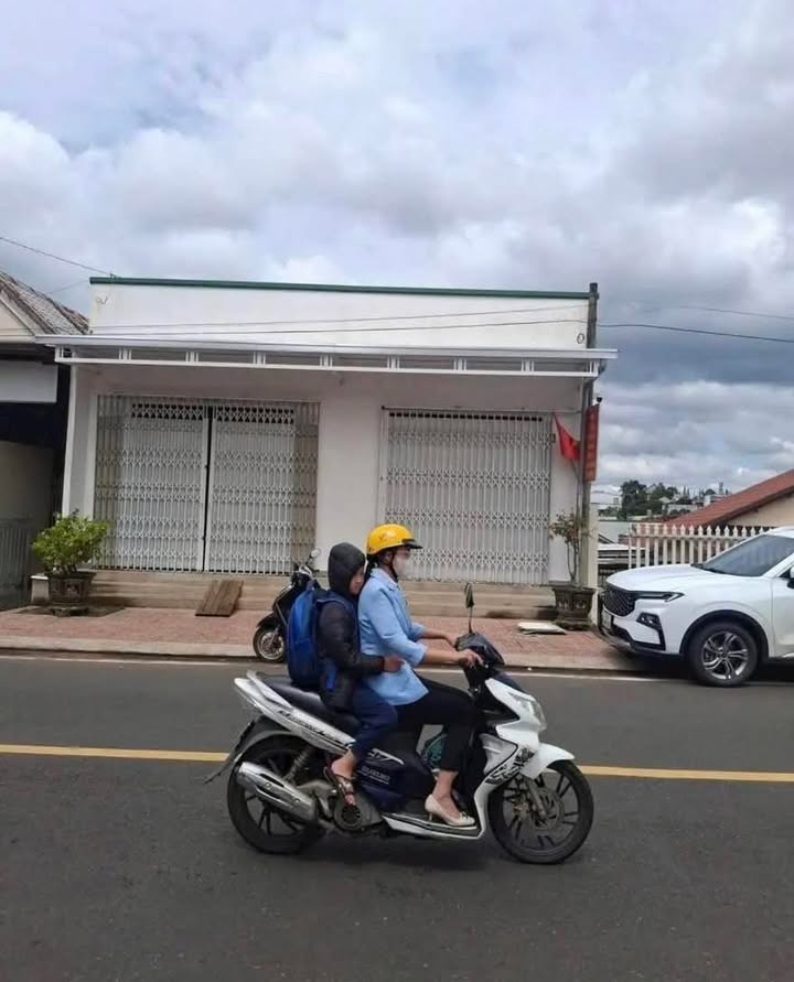 Nhà Mặt Tiền Tây Sơn, Bảo Lộc 5.8 tỷ - Kinh Doanh Sầm Uất!