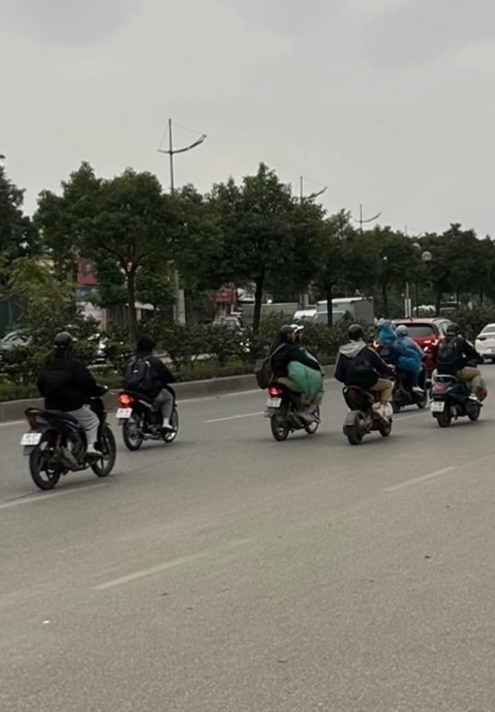 Nhà mặt phố Đan Phượng 100m² - Mặt tiền kinh doanh, giá 1X tỷ!