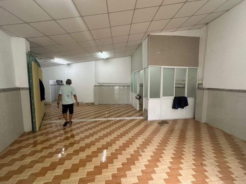 Nhà mặt tiền Lâm Văn Bền Q.7 61m² giá 1 tỷ - Mặt tiền kinh doanh!