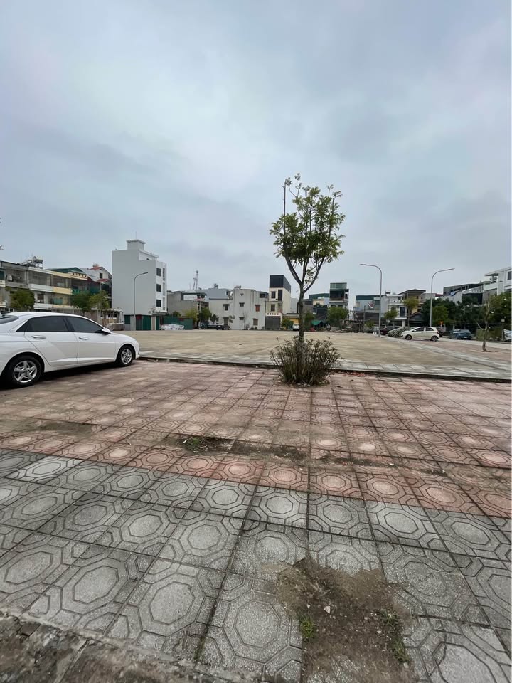 Đất nền Trần Lãm, TP Thái Bình 57m² - Đường to ô tô, tặng nhà cấp 4!