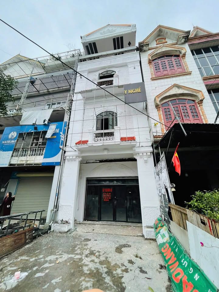 Nhà phố Trần Hưng Đạo, TP Vinh 150m² - Mặt tiền kinh doanh, 13.49 tỷ!