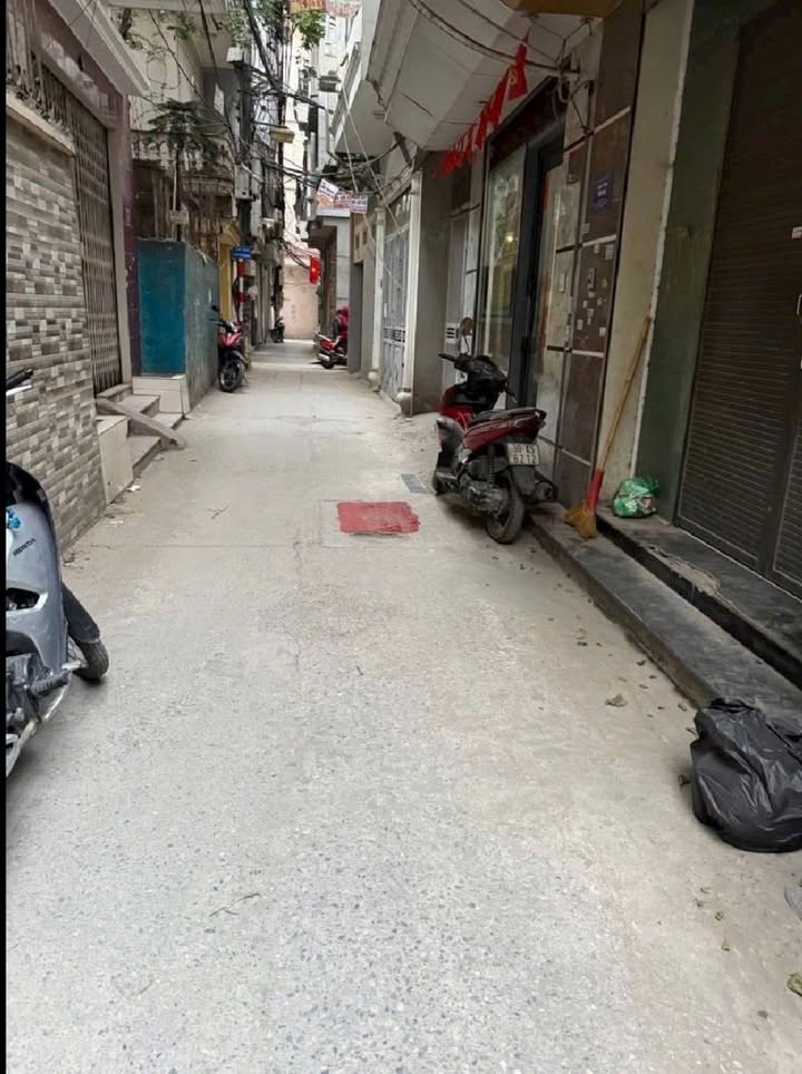 Bán nhà Trương Định Hoàng Mai 43m² nhỉnh 8 tỷ - Vị trí đẹp ở ngay!