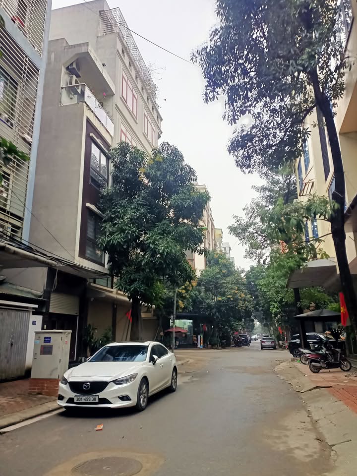 Nhà Phố Hồ Tùng Mậu 50m² - Vị trí đắc địa, ô tô tránh