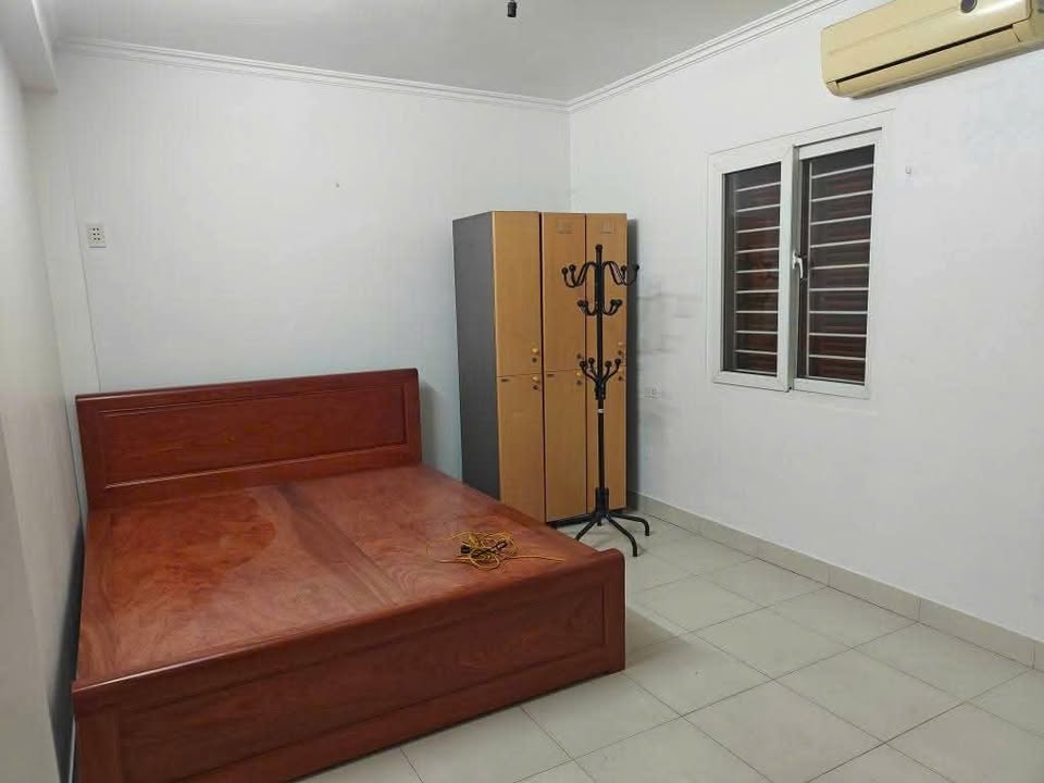 Thuê nhà tập thể Lạc Trung 60m² giá 10 triệu - Ô tô đỗ cửa, ở ngay!