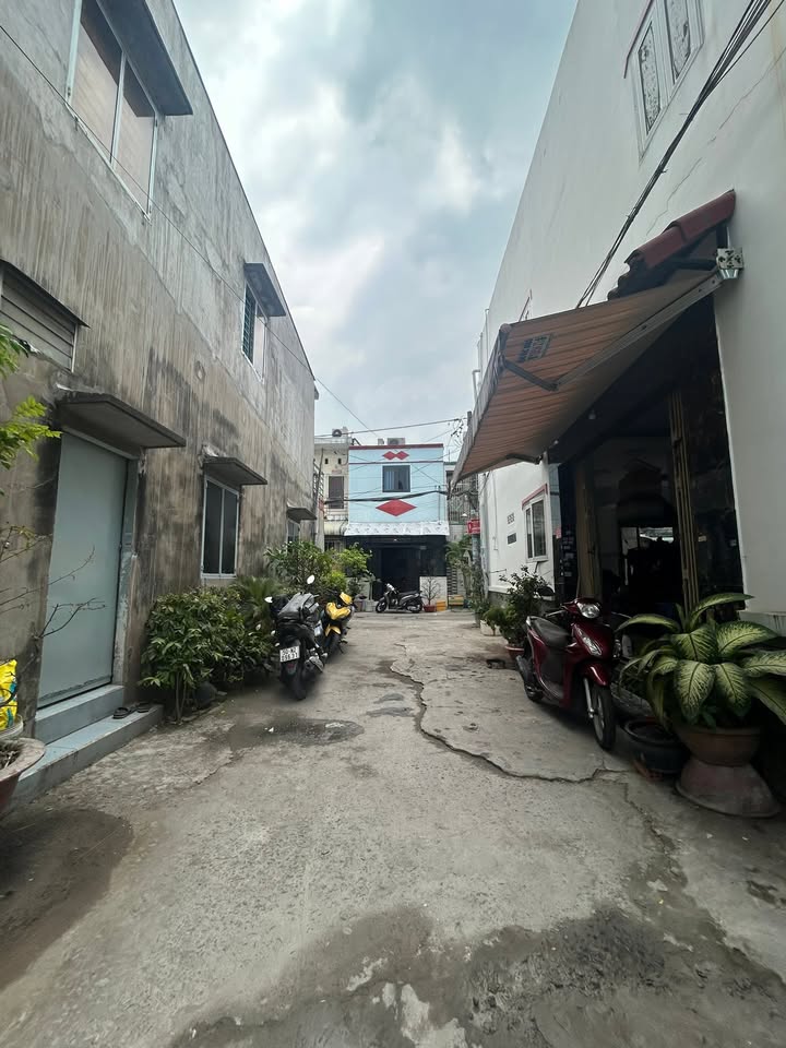 Nhà 3.5 Tỷ Đường Tên Lửa, Bình Tân - 4 Tầng, 3PN, Sổ Hồng