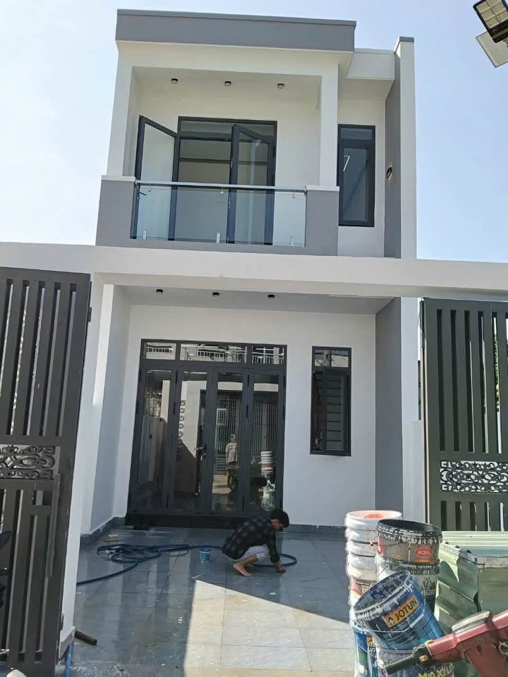 Nhà 2 Tầng 77m² Tương Bình Hiệp, Thủ Dầu Một - Sổ Hồng Thổ Cư, Giá 2.45 Tỷ
