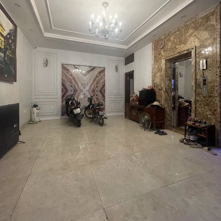 Nhà Mỹ Đình 48m² 7 Tầng - Nhỉnh 14 tỷ, Lô Góc, Ô tô Tận Nhà!