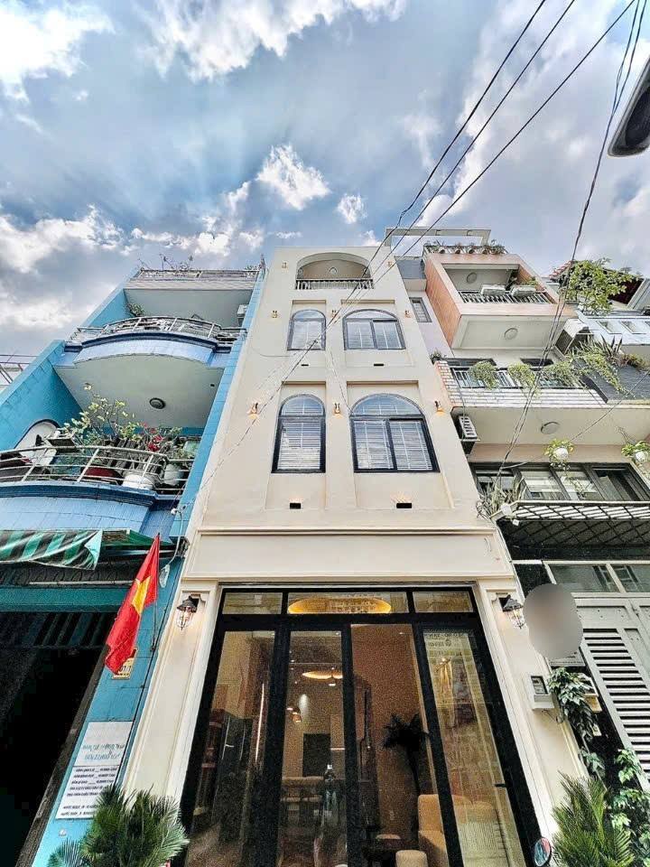 Nhà Gò Vấp 43.9m² giá 9.95 tỷ - Ô tô vào tận nhà!