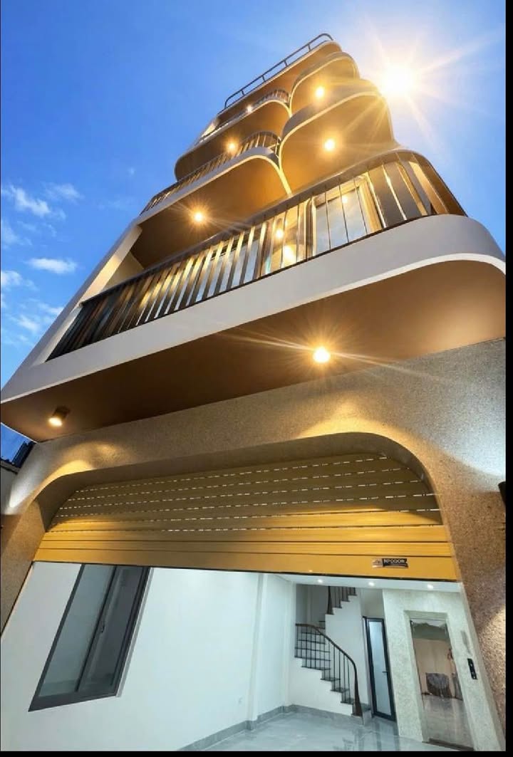 Nhà Mặt Tiền Võng Thị 76m² - Dòng Tiền Ổn Định Tại Tây Hồ