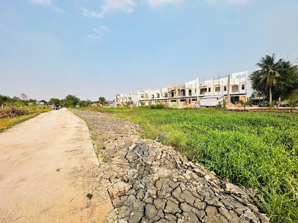 Đất nền Lương Hòa, Bến Lức 100m² chỉ 1.5 tỷ - Sổ đỏ chính chủ!