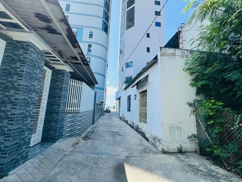 Đất nền Phạm Văn Đồng Nha Trang 217.1m² - Sổ đỏ chính chủ, sát biển!