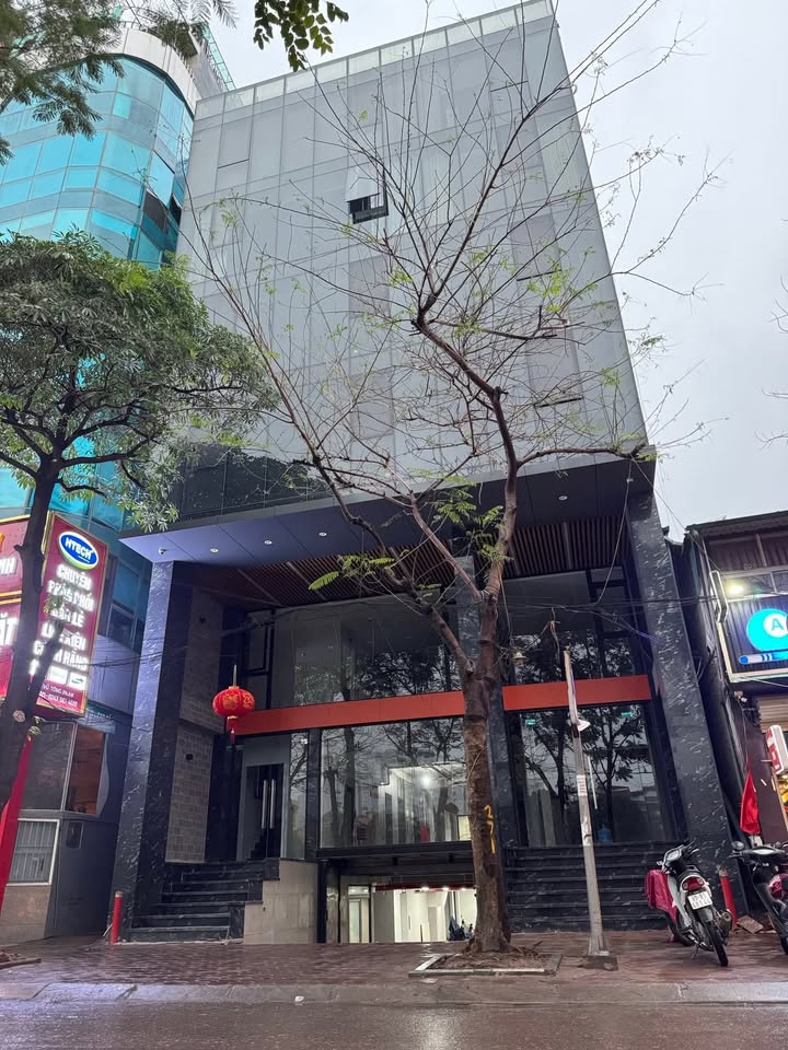 Tòa Building Hoàng Quốc Việt 65m² - Mặt tiền kinh doanh đắc địa!