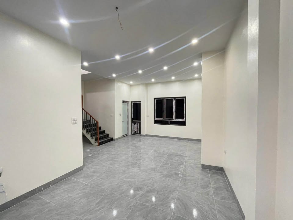 Nhà 2 Tầng Phường Đề Thám, Cao Bằng - 60m², 3PN, Ô tô tận cửa