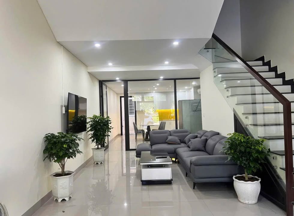 Nhà phố Hòa Xuân Đà Nẵng 100m² View công viên - Sẵn sàng ở ngay!