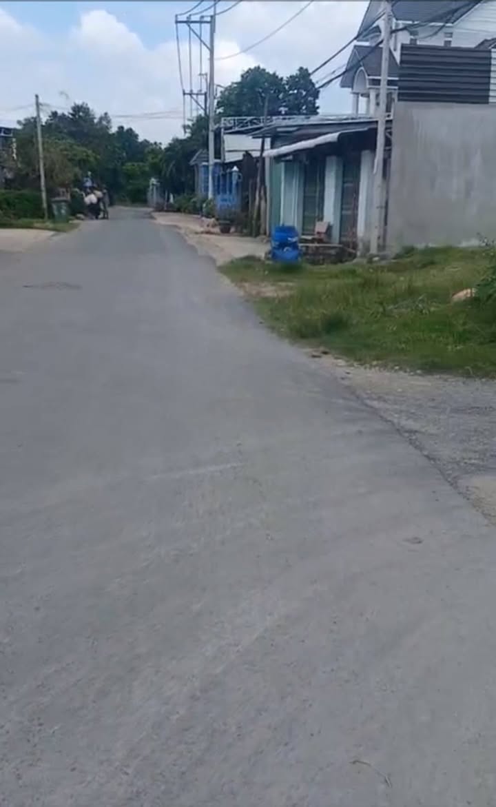 Nhà 1.8 Tỷ Củ Chi - Full Thổ Cư, 3PN, Ô Tô Tới Nhà