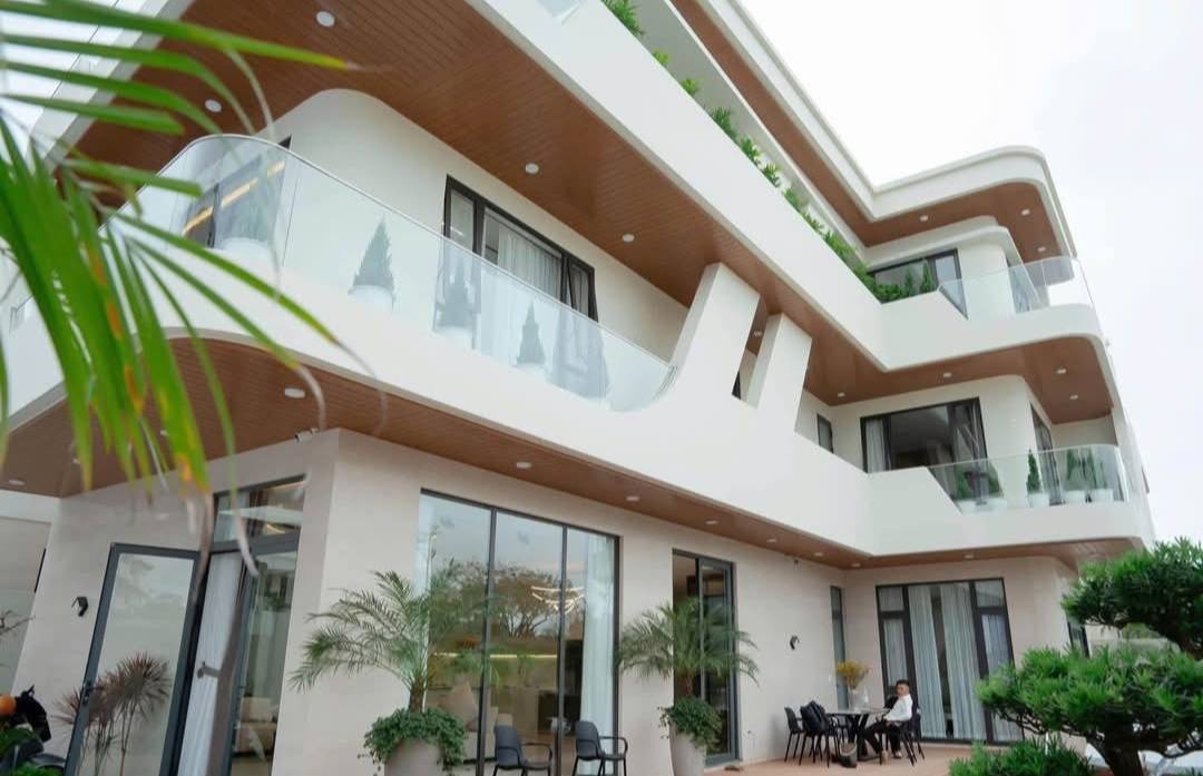 Cho thuê Villa Hòa Cường Nam 385m² 130 triệu - Full nội thất cao cấp!