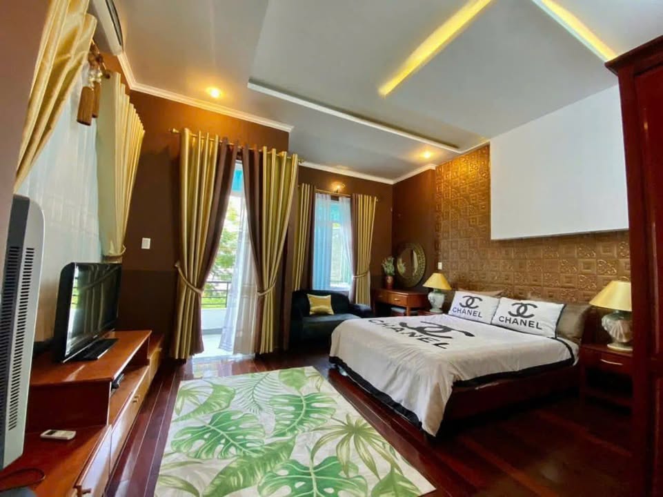 Cho thuê nhà 3 tầng mặt tiền Đa Mặn, Đà Nẵng - 5PN, Full Nội thất, Giá 40 Triệu/Tháng