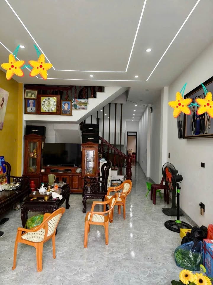 Bán nhà 3 tầng Nam Ngạn 108m² giá 4.3 tỷ - Sẵn sàng ở ngay!