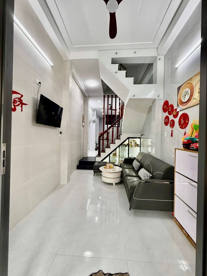 Nhà Mặt Tiền P. Quang Trung Quy Nhơn 36m² giá 3.6 tỷ - Mặt tiền kinh doanh