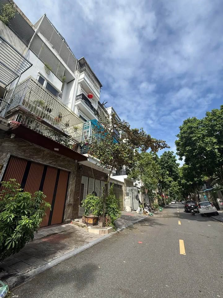 Bán Nhà Phân Lô Xuân La, Tây Hồ - 100m², Ô Tô Tránh, Nhỉnh 2 Tỷ