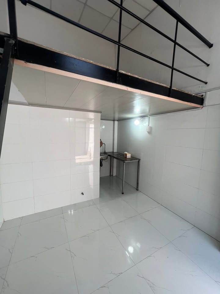 Phòng Trọ Âu Dương Lân, Q8 - 20m² Giá 4 Triệu, Sẵn Máy Lạnh, WC Riêng