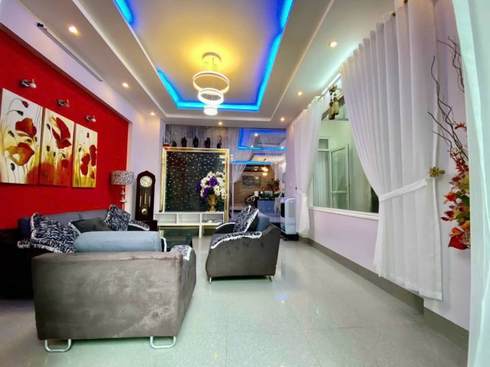 Nhà 3 Tầng Đường Đa Mạn, Đà Nẵng - 5PN, Full Nội Thất Cao Cấp, Giá 40 Triệu/Tháng