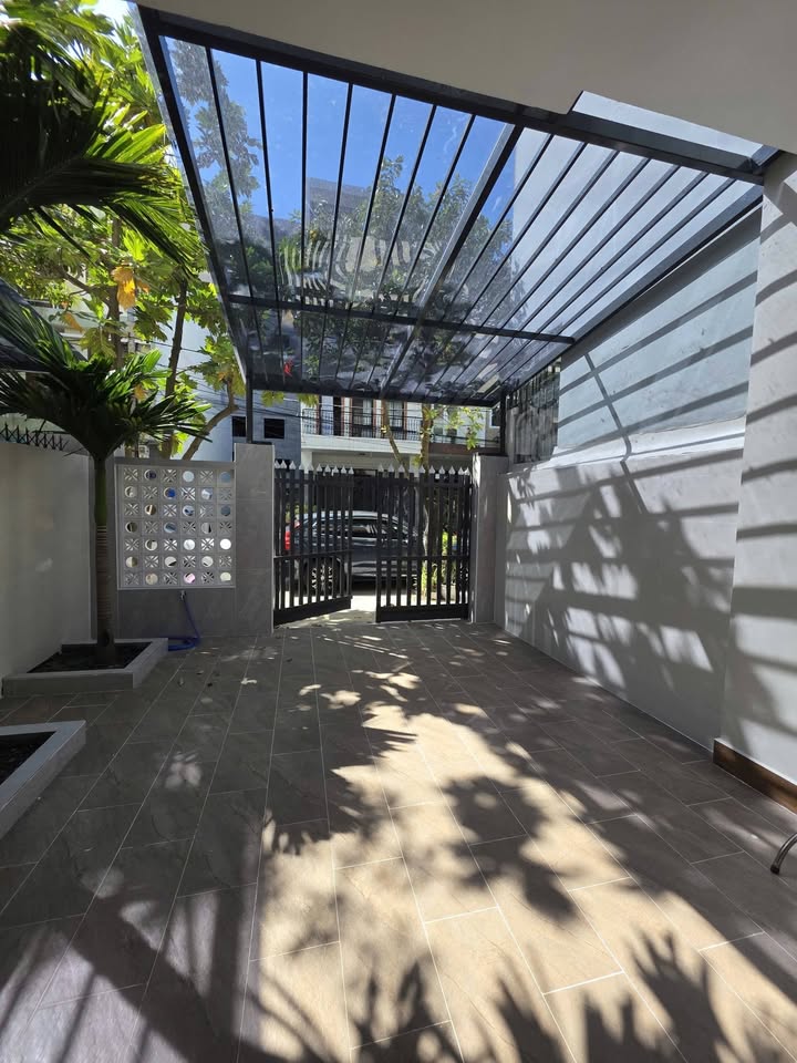 Nhà riêng 3 tầng Phạm Văn Đồng, Sơn Trà 90m² - Vị trí đẹp