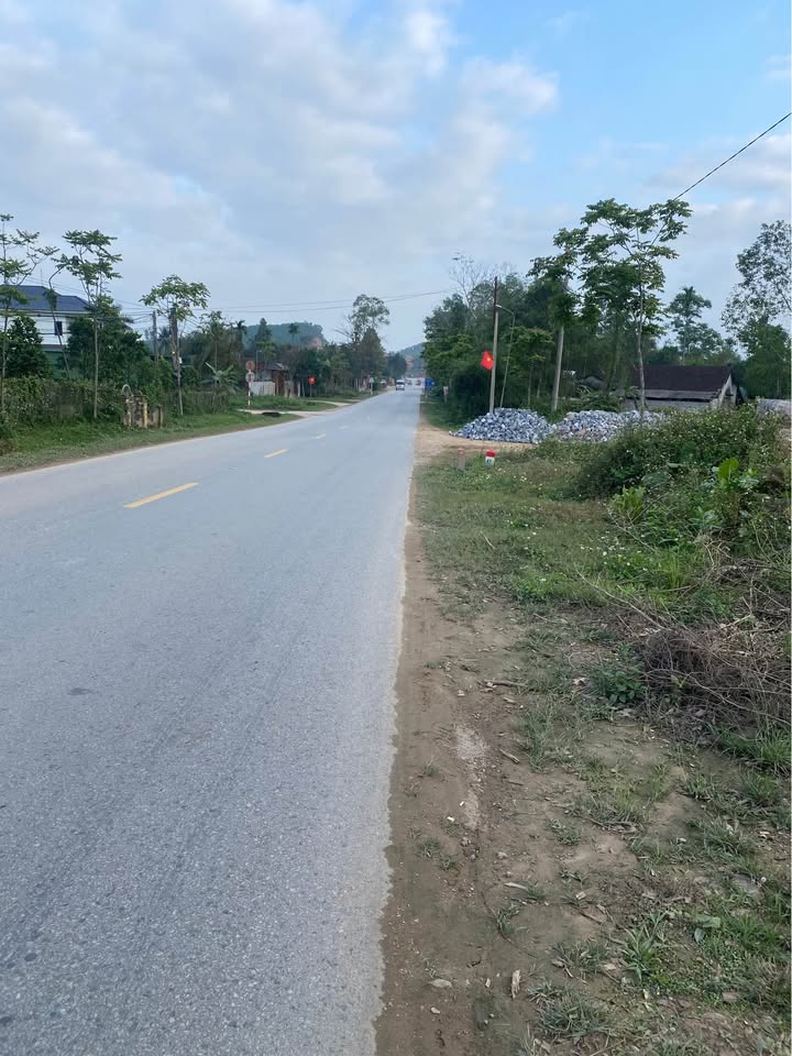 Bán Đất Mặt Tiền Đường Mòn Hồ Chí Minh, Hương Khê - 250m² Giá Tốt