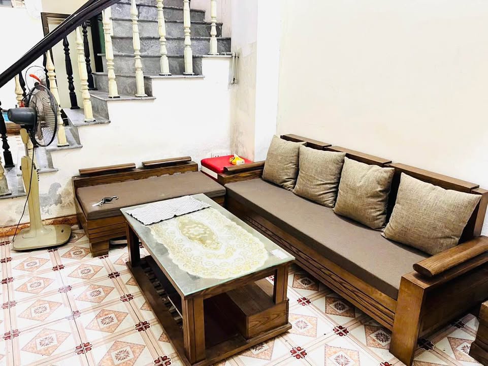 Nhà Nguyên Căn 4 Tầng Phố Hoàng Như Tiếp, Long Biên - 8 Triệu/tháng