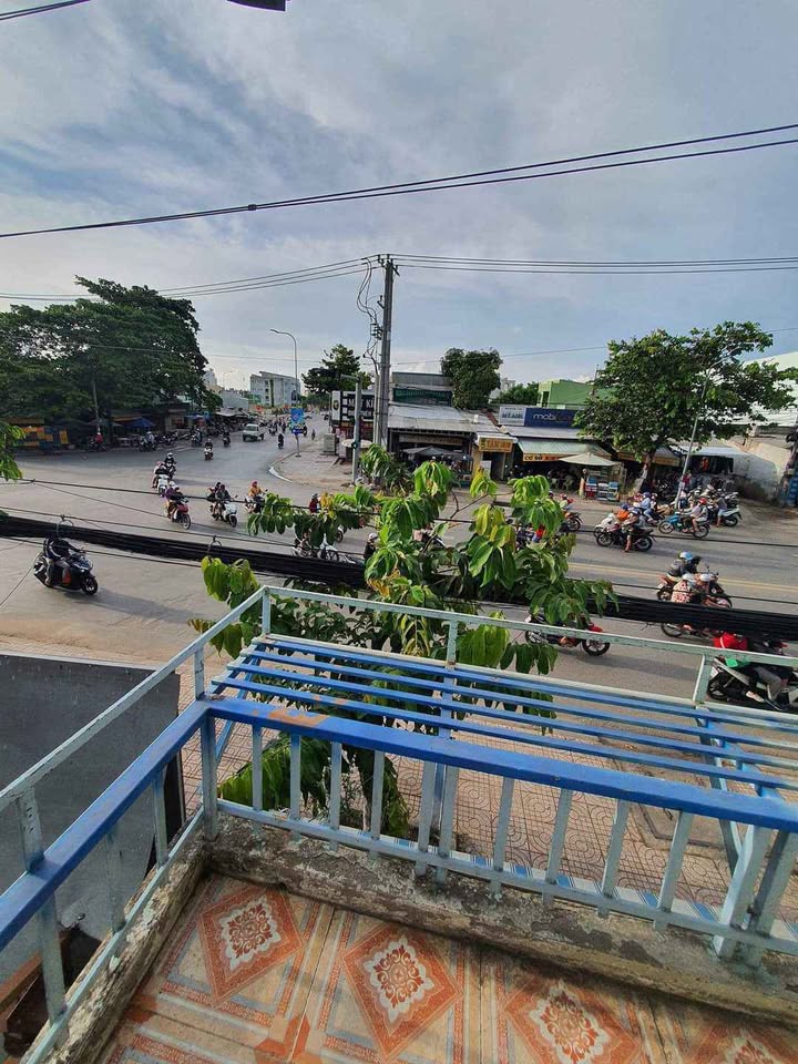 Nhà Mặt Tiền Hà Hoàng Hổ, Long Xuyên - 38m² Kinh Doanh Sầm Uất