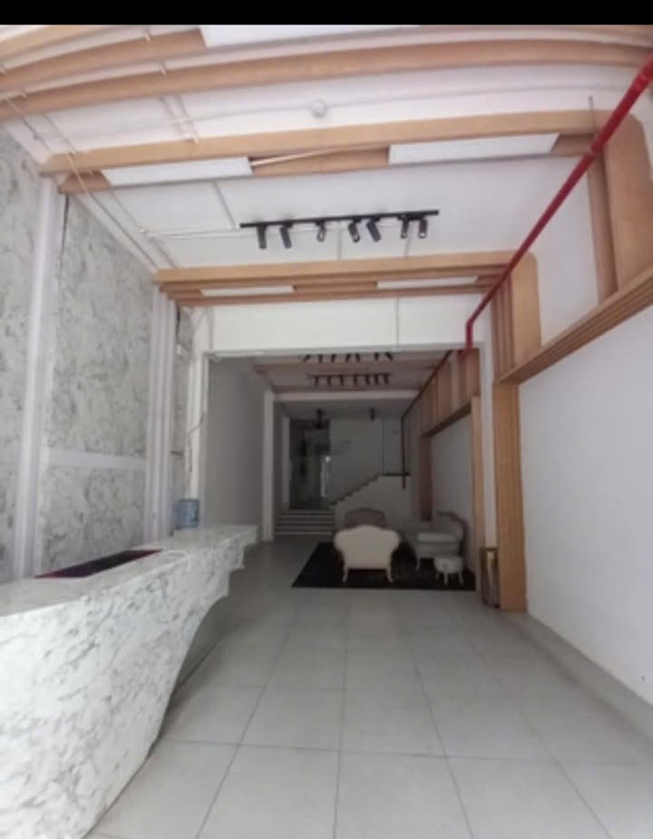 Cho thuê mặt bằng tầng 1, 2 mặt phố Bà Triệu, Hai Bà Trưng, 240m² - Kinh doanh đắc địa