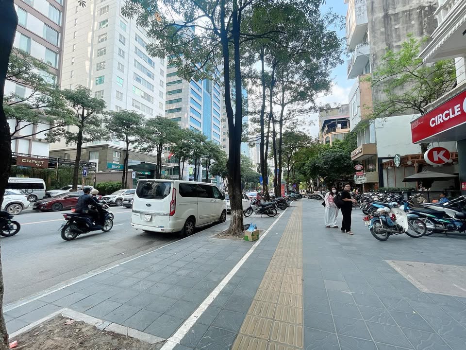 Nhà Mặt Phố Duy Tân 60m² - Kinh Doanh Đỉnh Cao, Giá 64 Tỷ