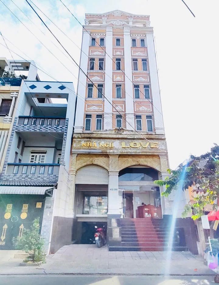 Bán Khách Sạn LOVE 192m² MT Lê Văn Quới, Bình Tân - Dòng Tiền 120 Triệu/Tháng