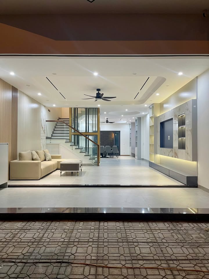 Bán nhà 4 tầng Phường Đông Vệ 115m² - Full nội thất, có thang máy!