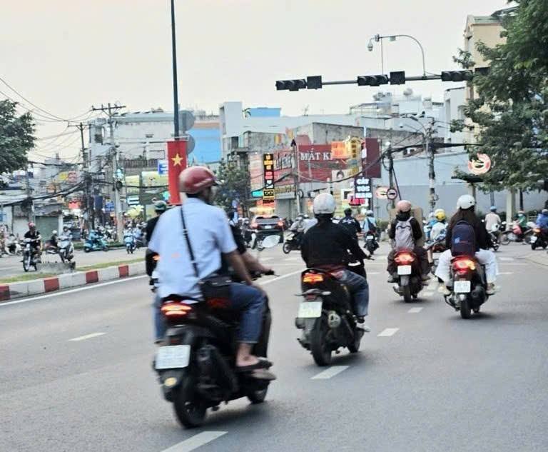 Bán nhà Quận 9 135m² hơn 8 tỷ - Ngang 10m xây CHDV cực đỉnh