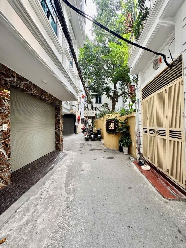 Bán nhà phố Hồ Tùng Mậu 37m² 9.95 tỷ - Ô tô đỗ cửa, lô góc cực thoáng!