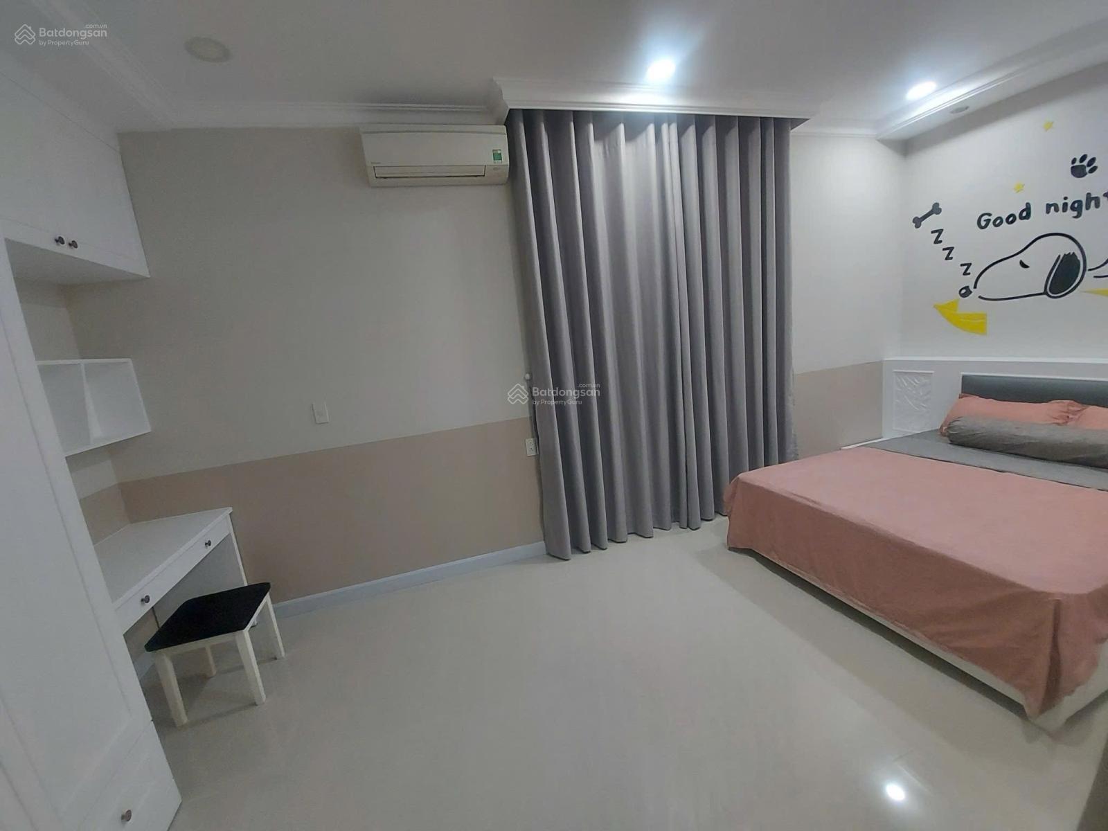 Biệt thự Mỹ Văn 2 Phú Mỹ Hưng 126m² 50 triệu - Vị trí đẹp, ở ngay!