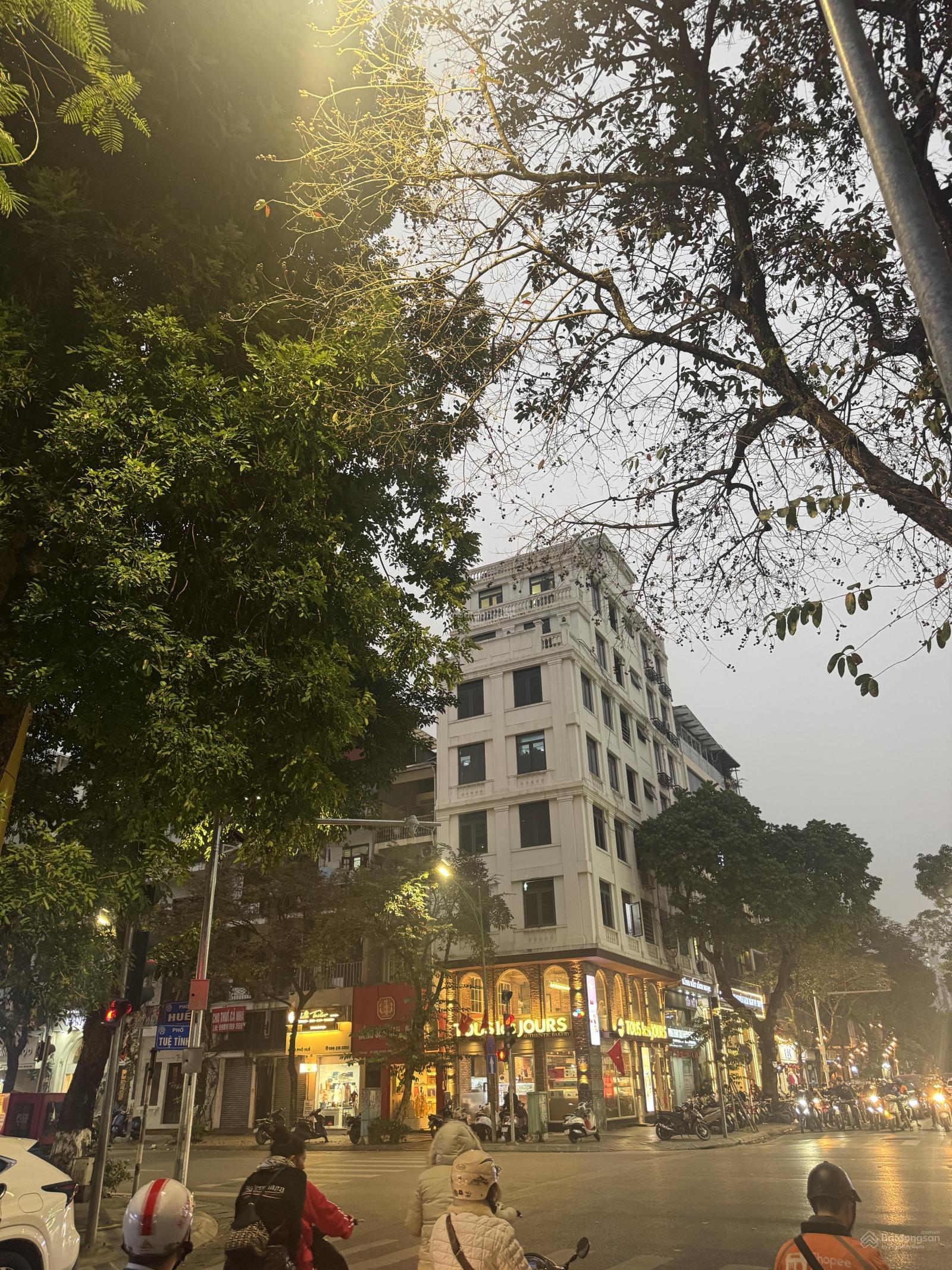 Cho thuê nhà mặt phố Huế 110m² - Kinh doanh sầm uất Hai Bà Trưng